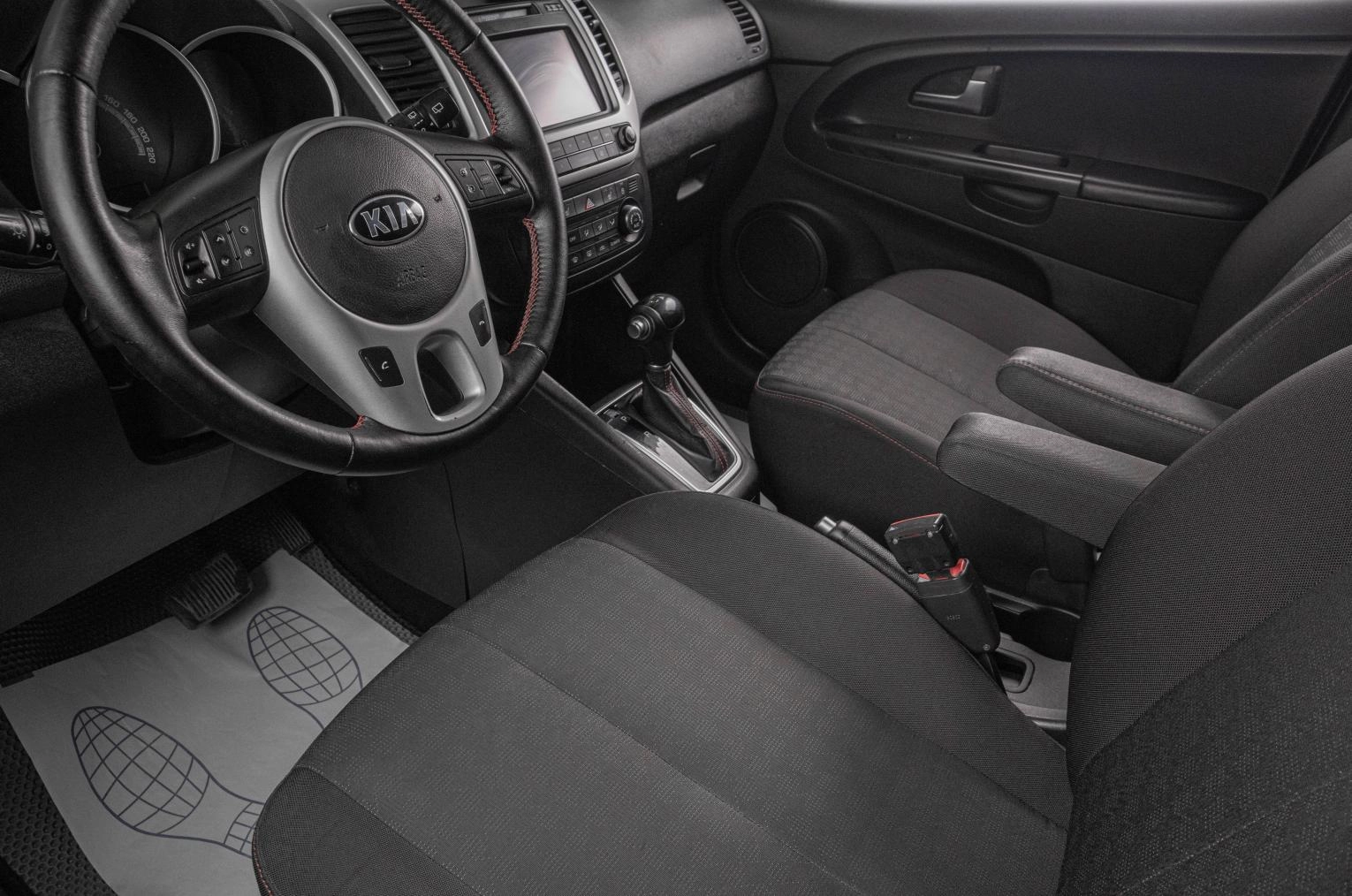 KIA Venga 8 из 21