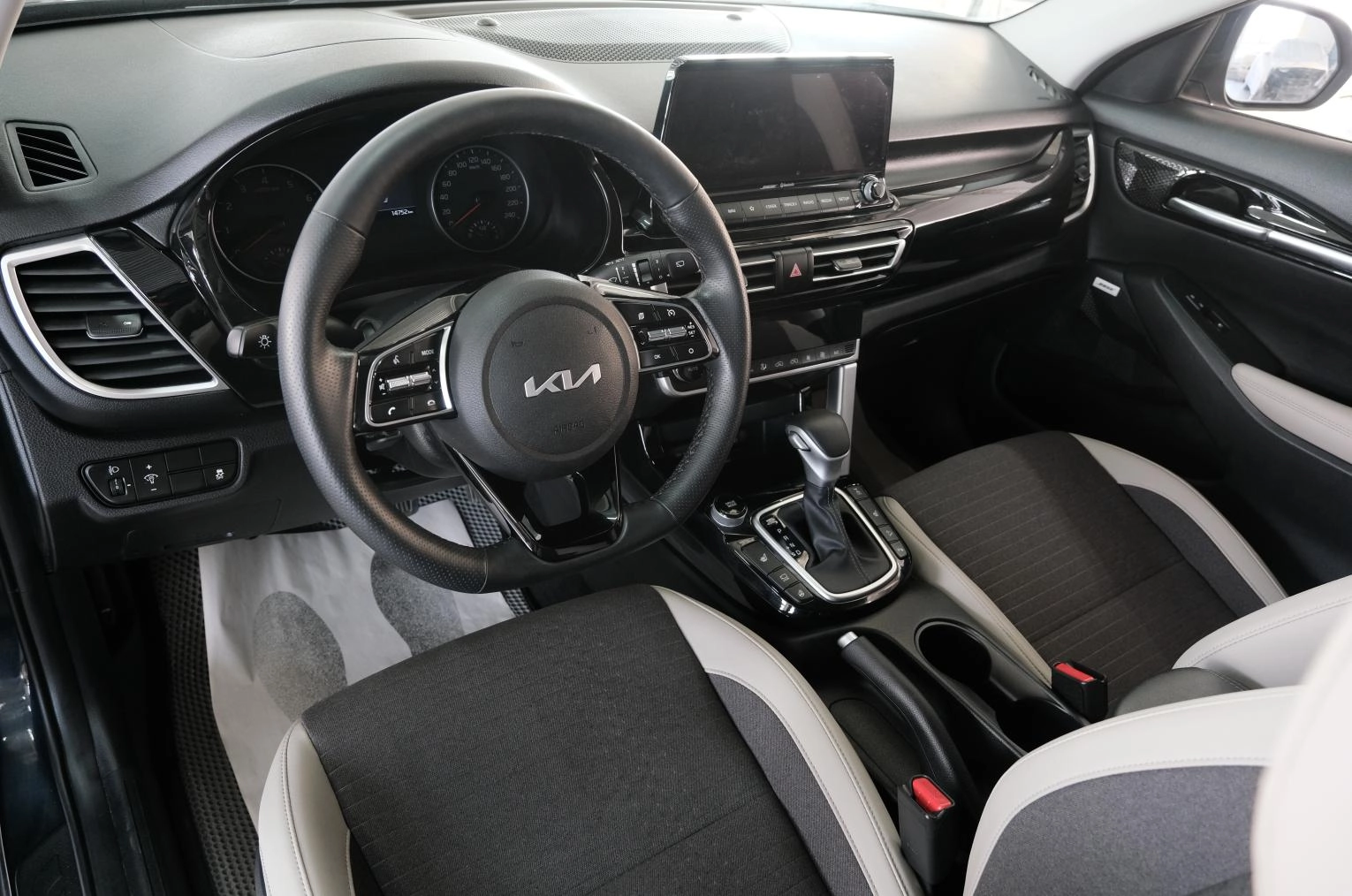 KIA Seltos 10 из 27