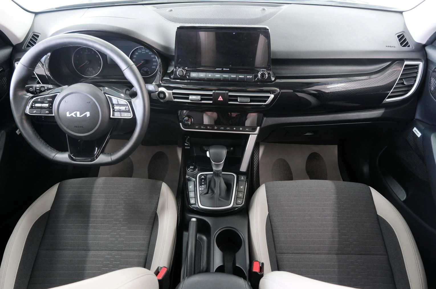 KIA Seltos 15 из 27