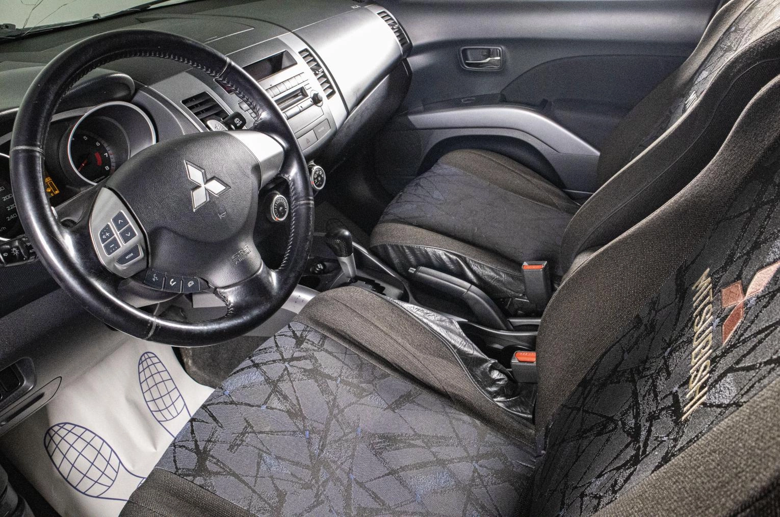 Mitsubishi Outlander 8 из 18