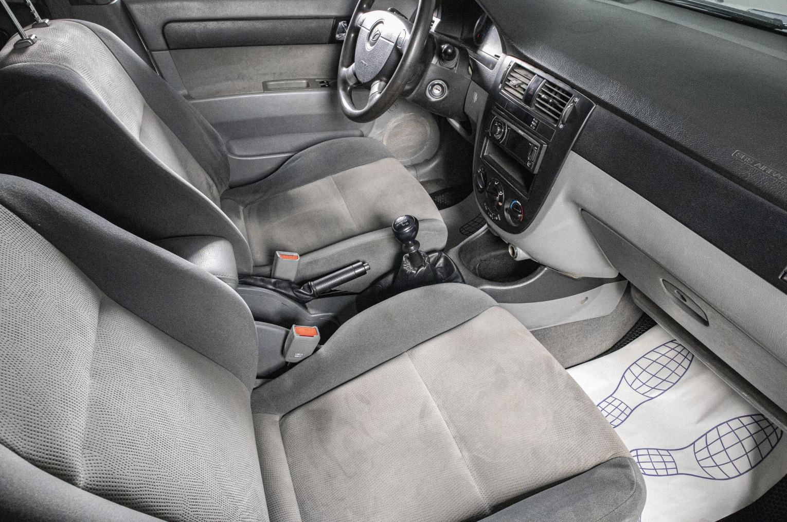 Daewoo Gentra 9 из 16