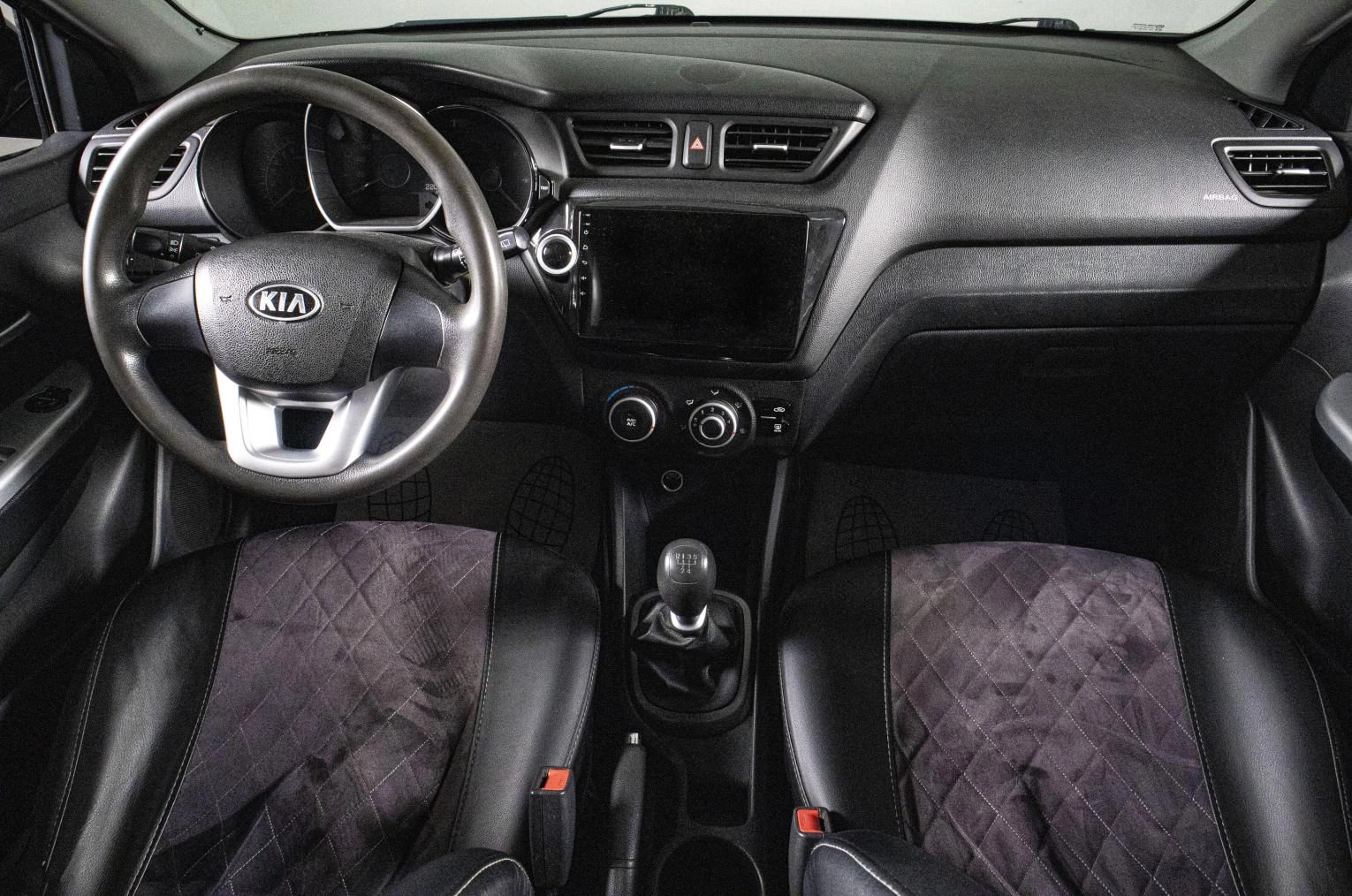 KIA Rio 12 из 16