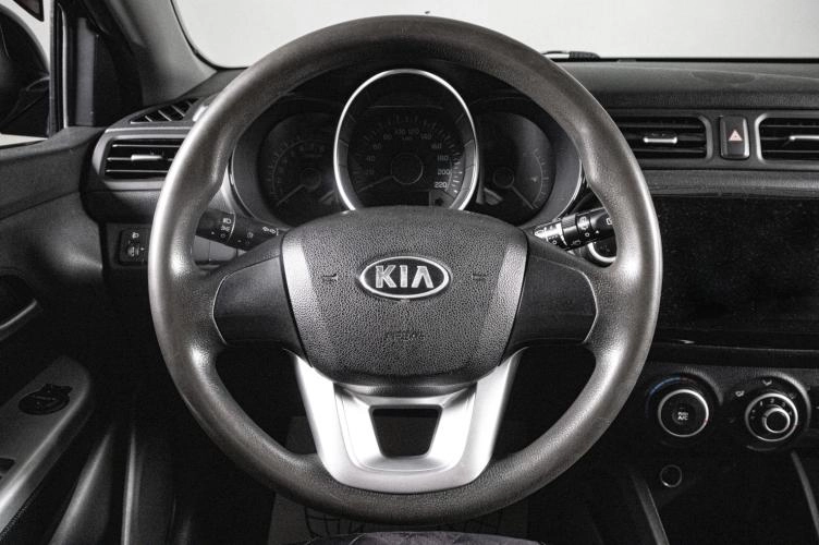 KIA Rio 10 из 16