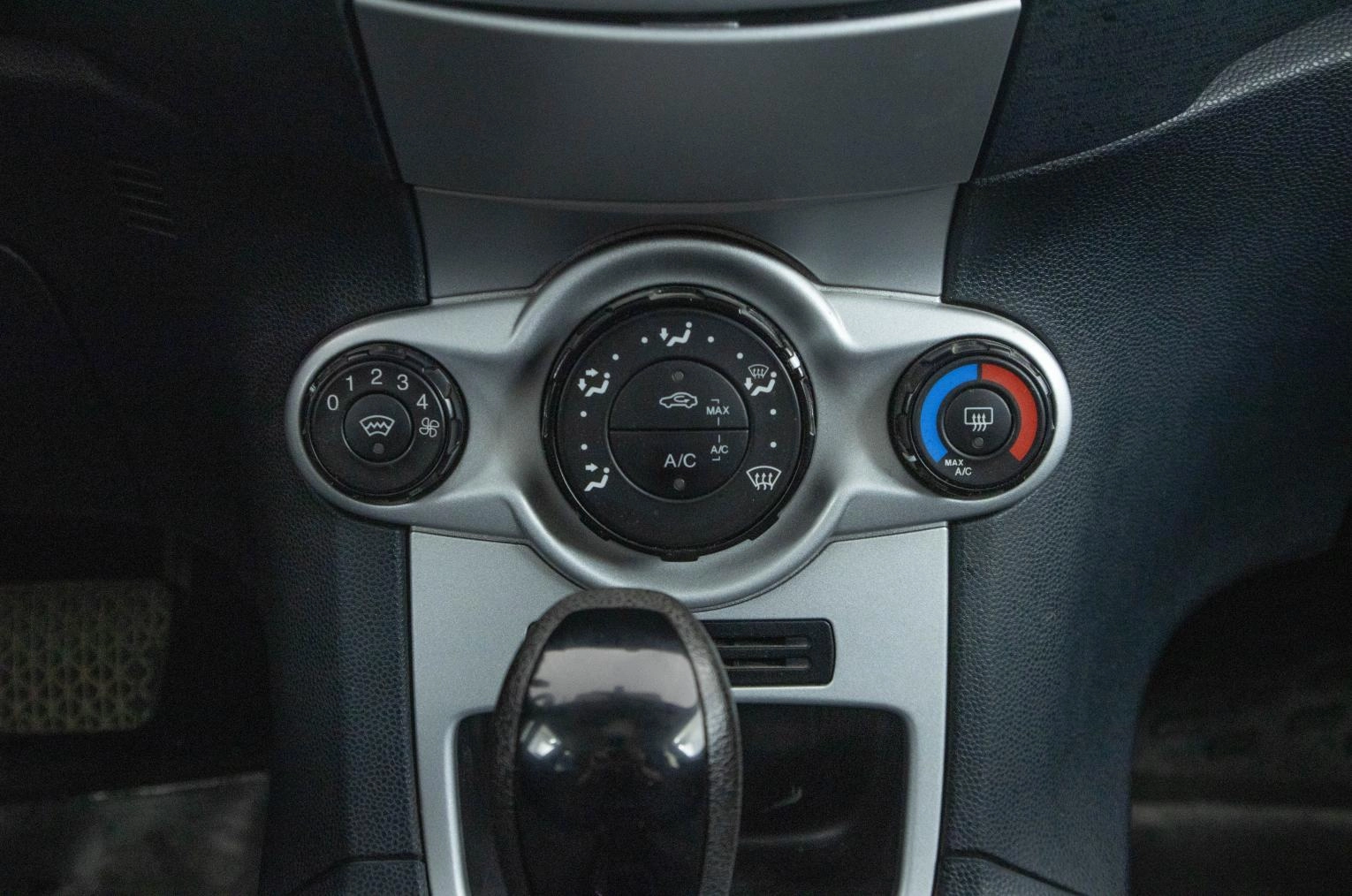 Ford Fiesta 16 из 19