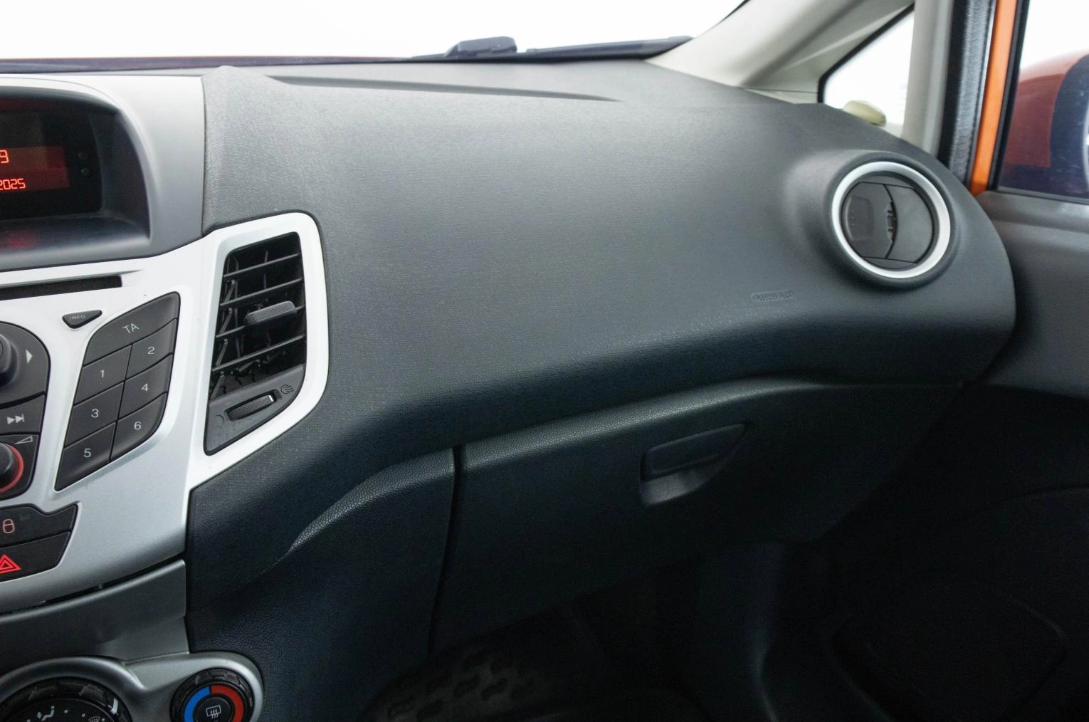 Ford Fiesta 15 из 19
