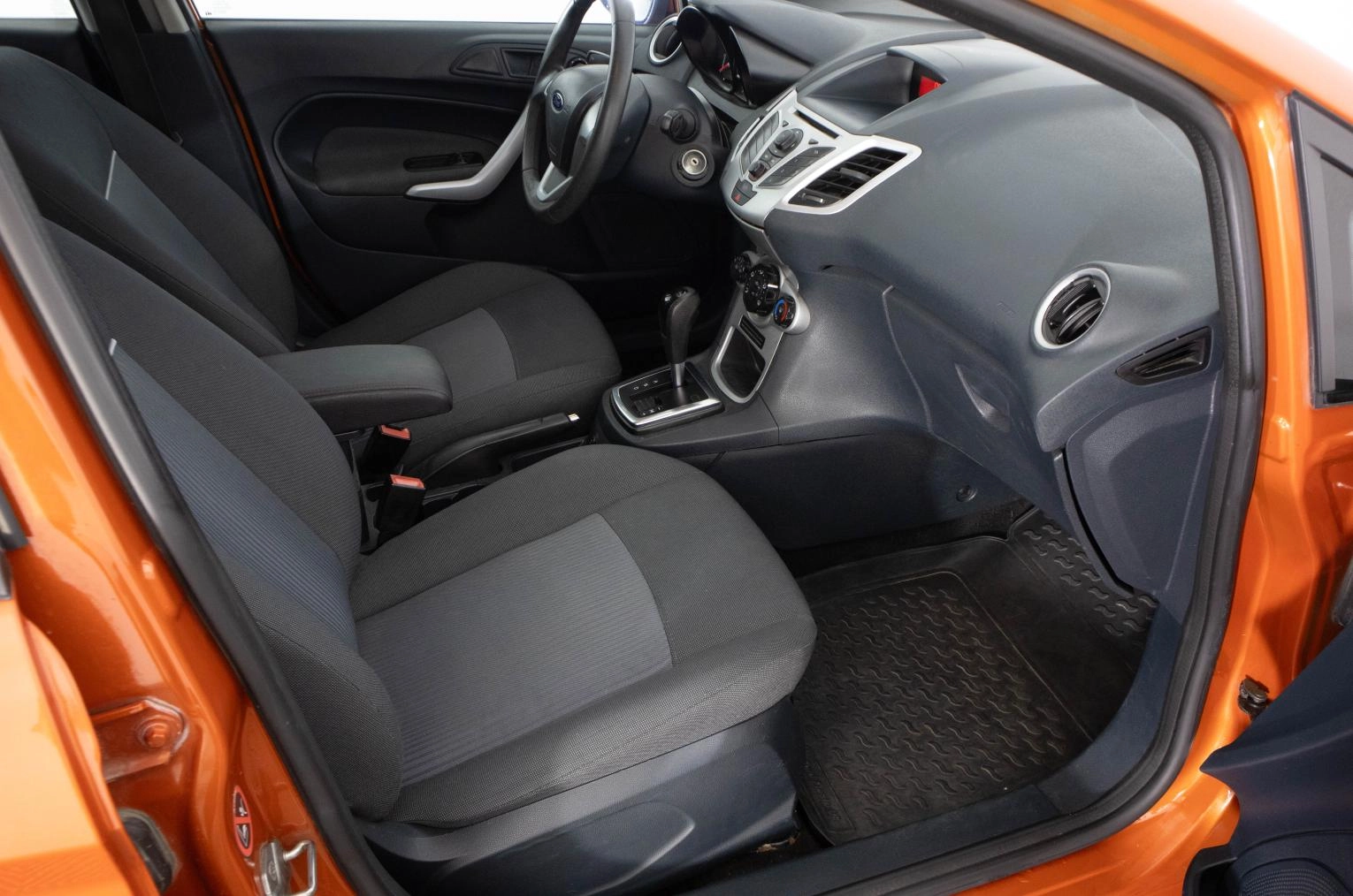 Ford Fiesta 11 из 19