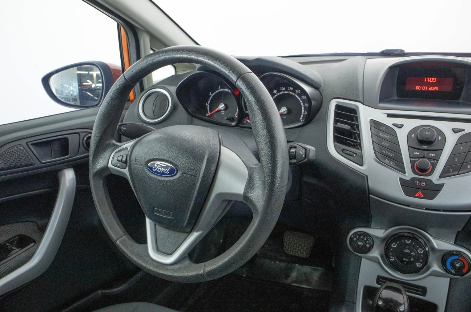 Ford Fiesta 12 из 19
