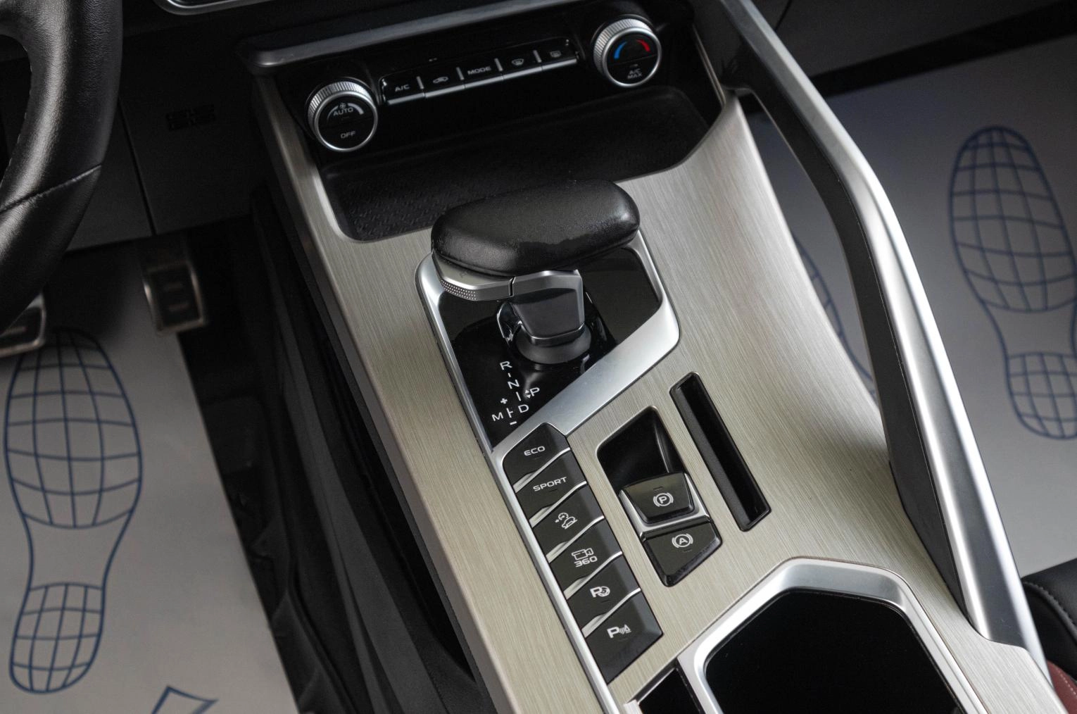 Geely Coolray 15 из 21