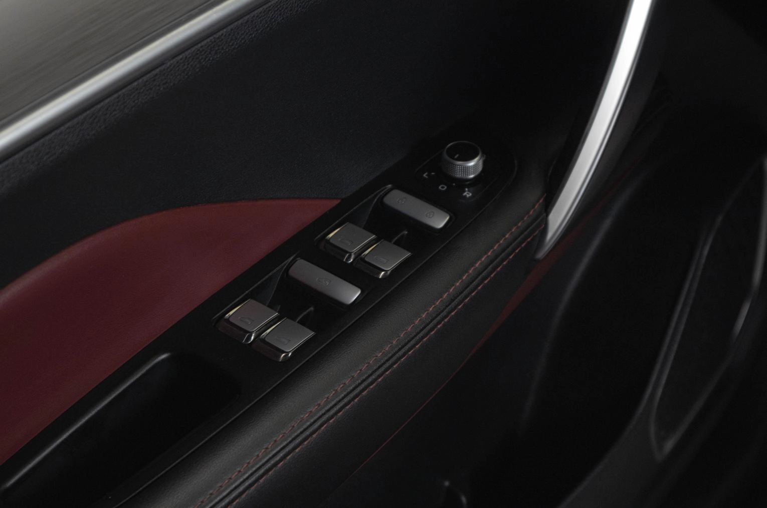 Geely Coolray 9 из 21