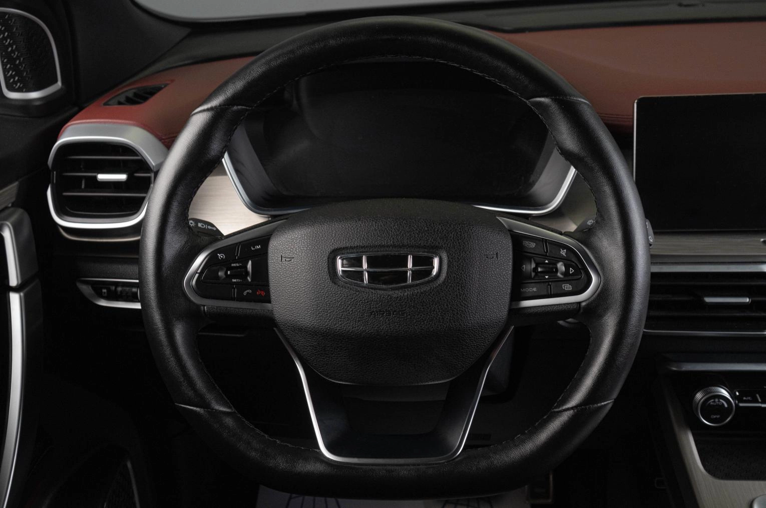 Geely Coolray 12 из 21