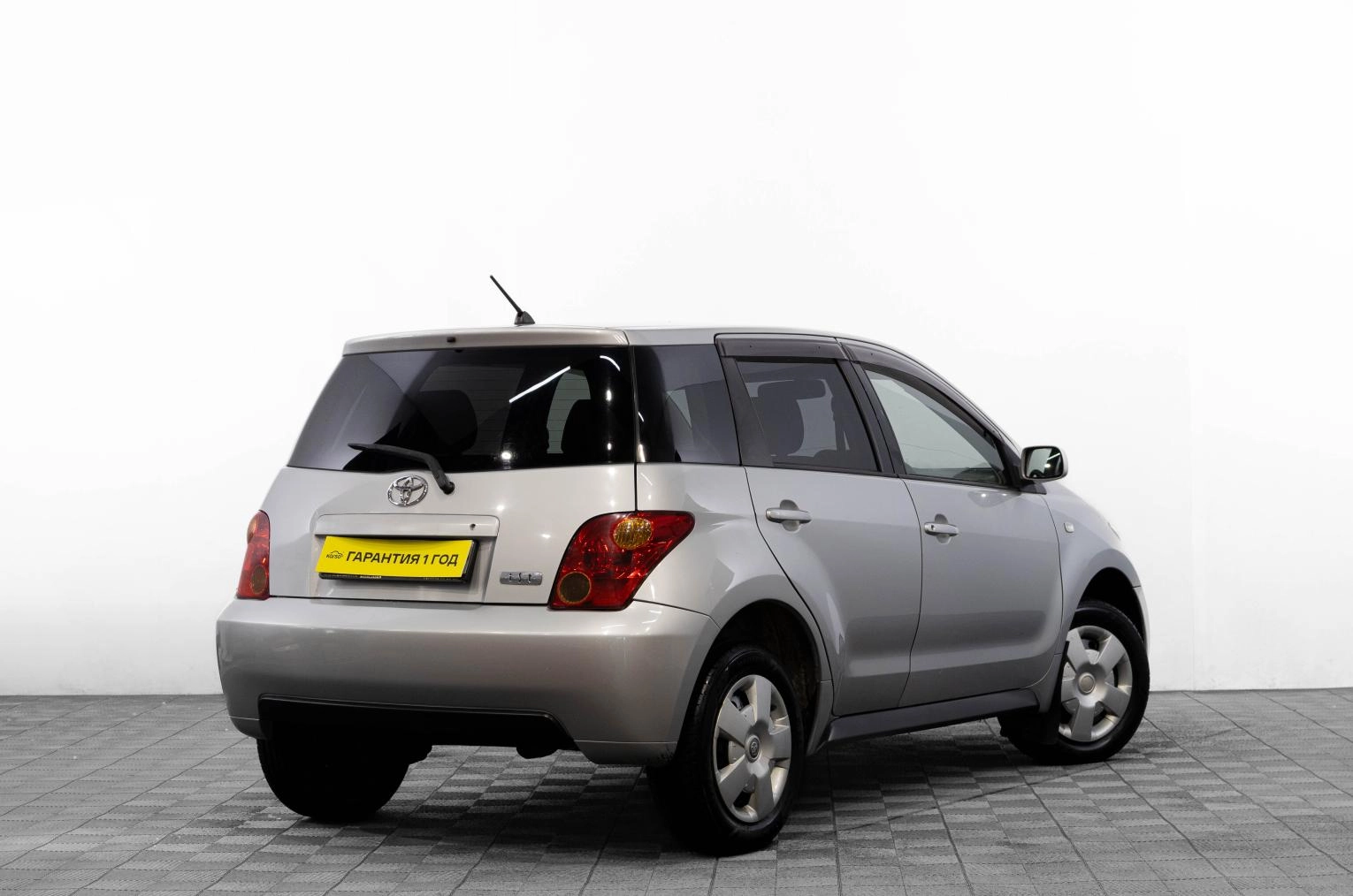 Toyota Ist 4 из 23
