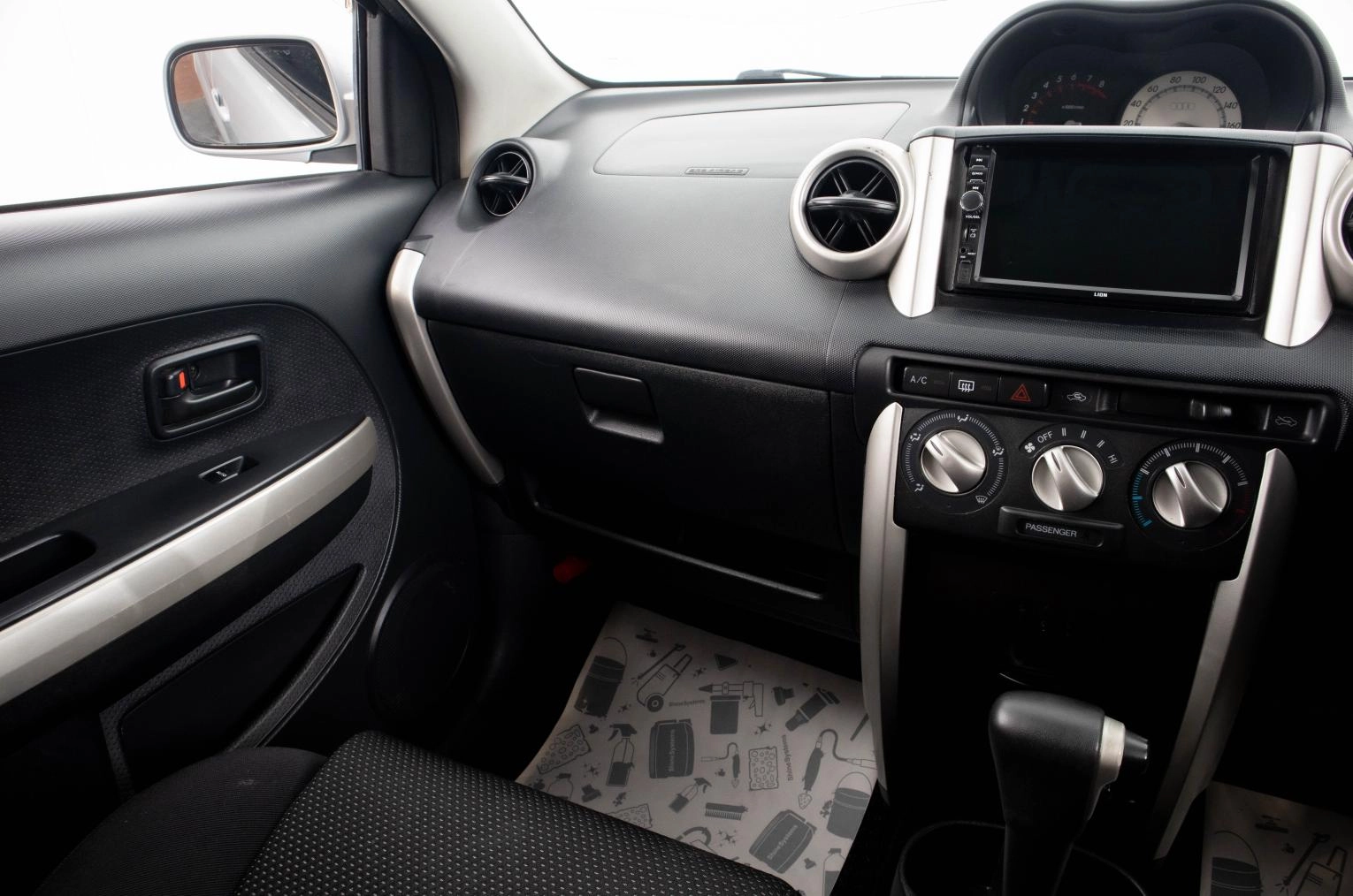 Toyota Ist 19 из 23