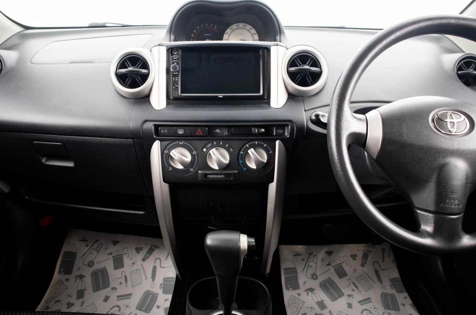 Toyota Ist 15 из 23