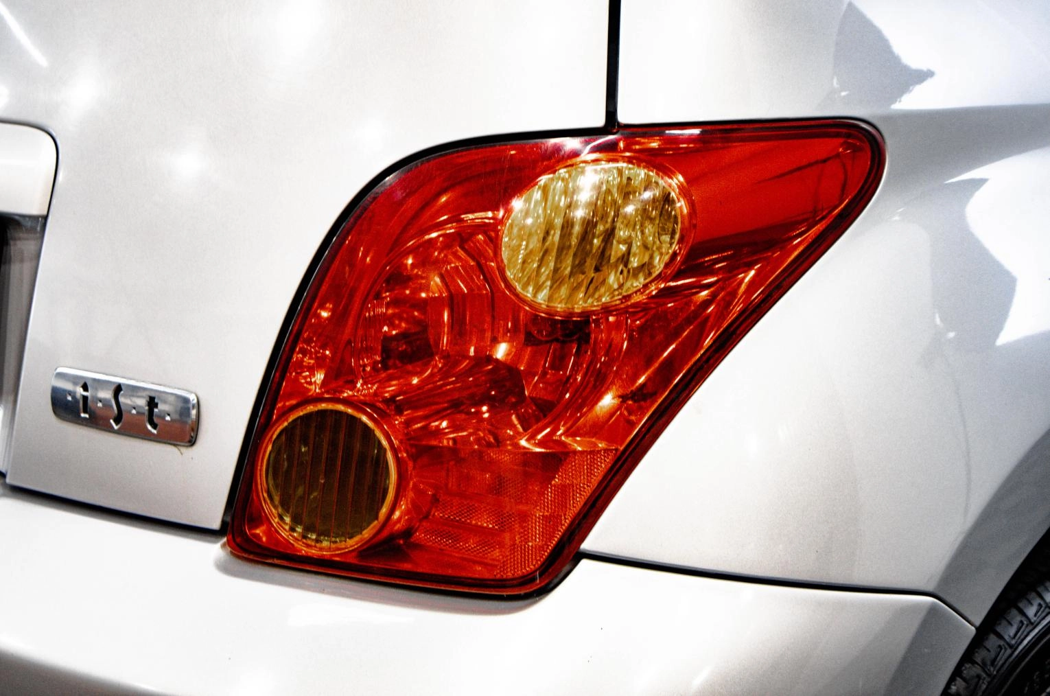 Toyota Ist 8 из 23