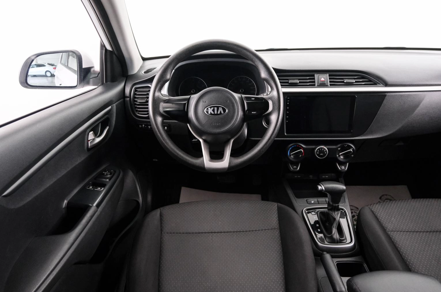 KIA Rio 14 из 23