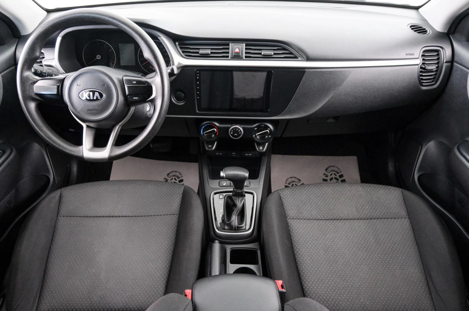 KIA Rio 10 из 23