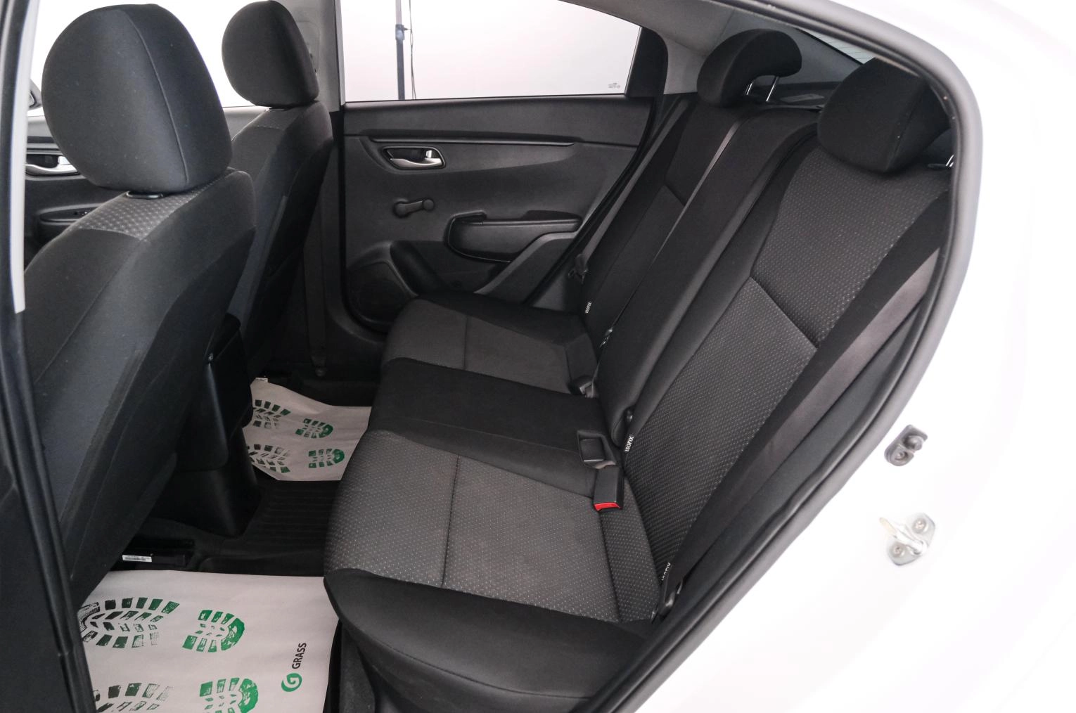 KIA Rio 21 из 23