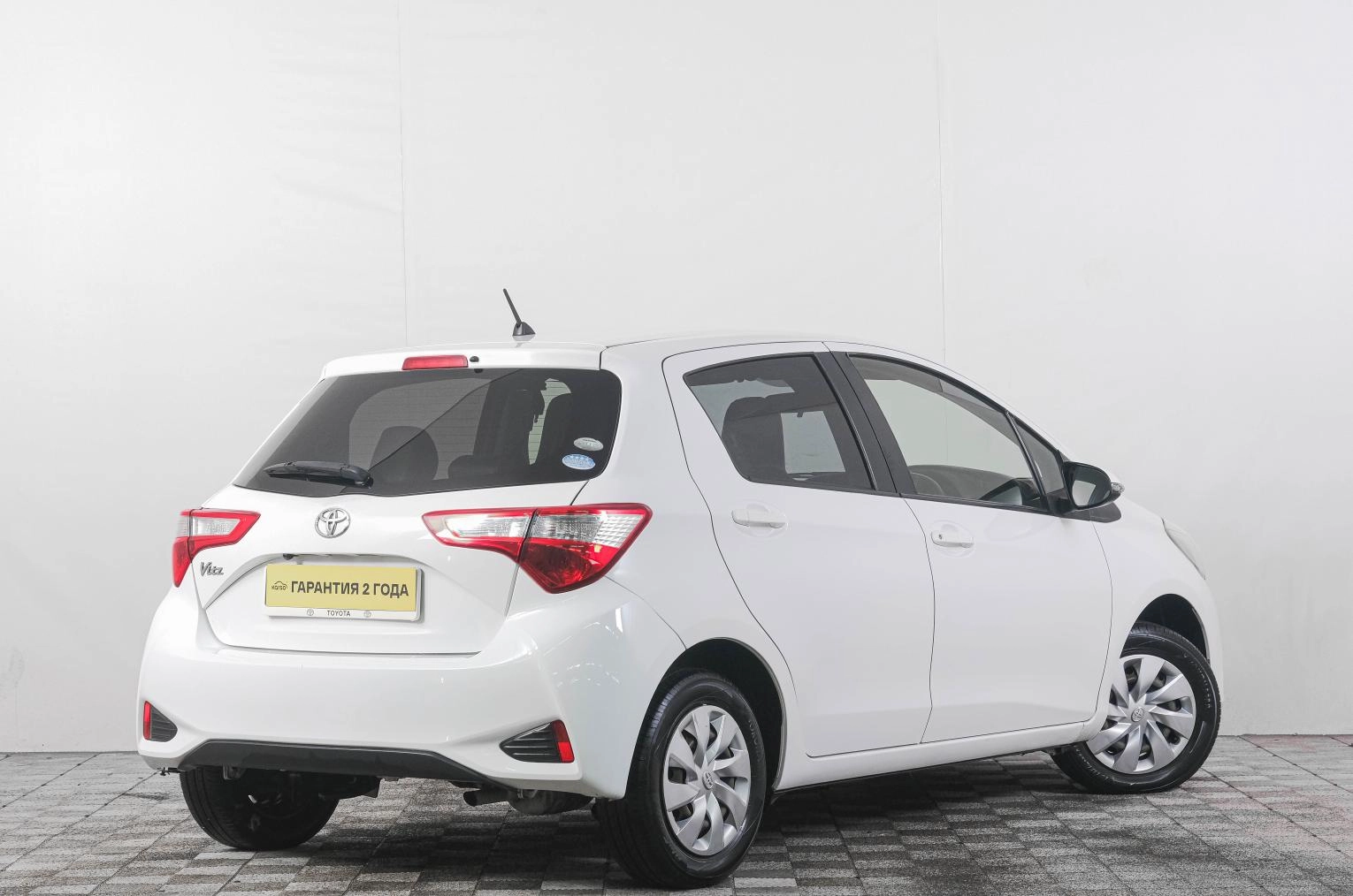 Toyota Vitz 6 из 23