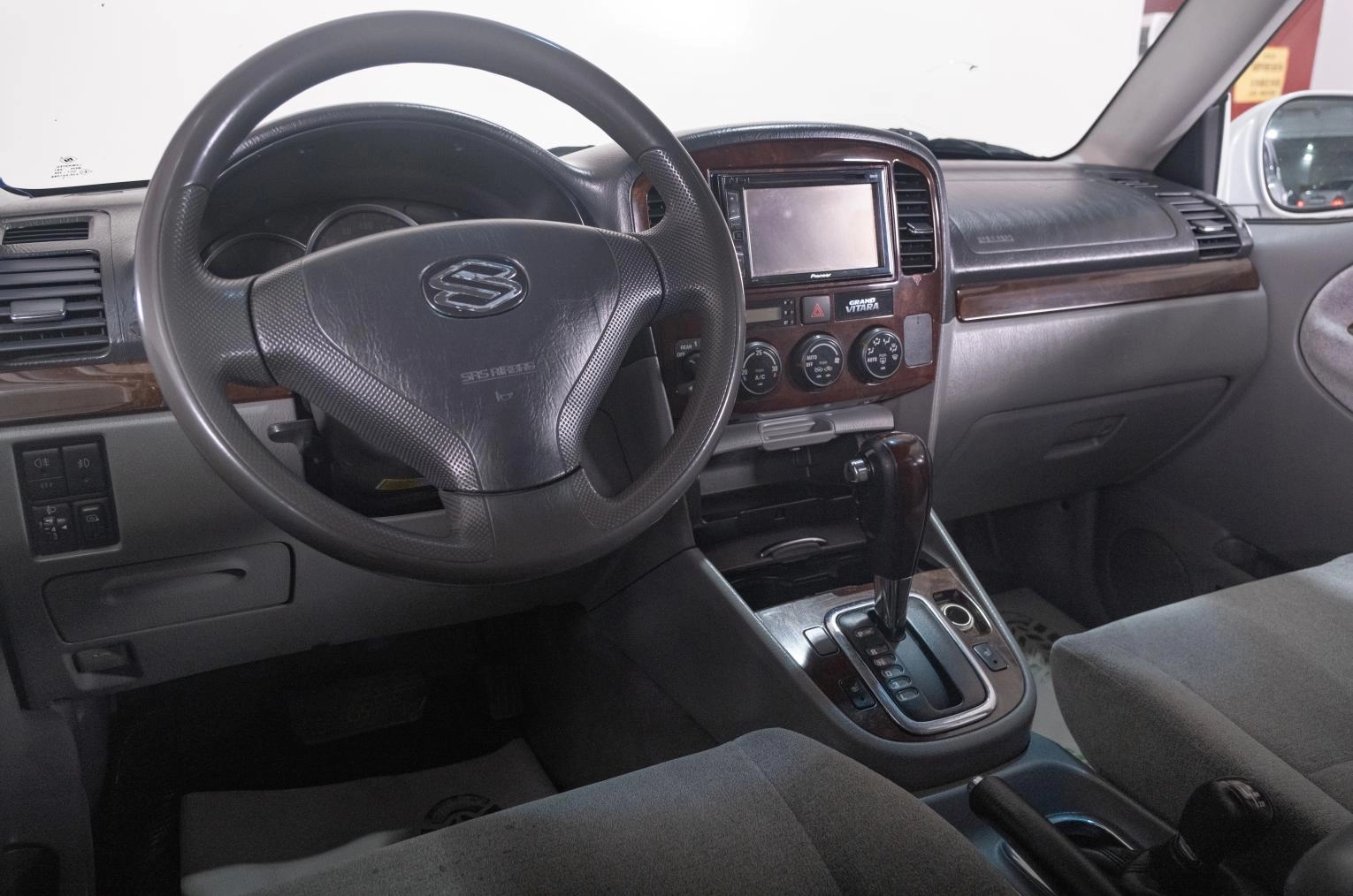 Suzuki XL7 9 из 20