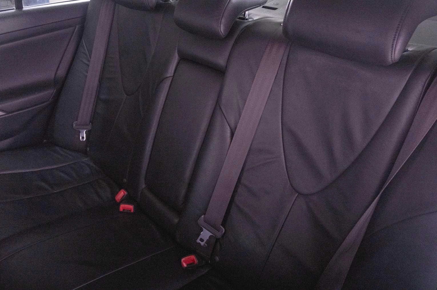 Toyota Camry 18 из 21