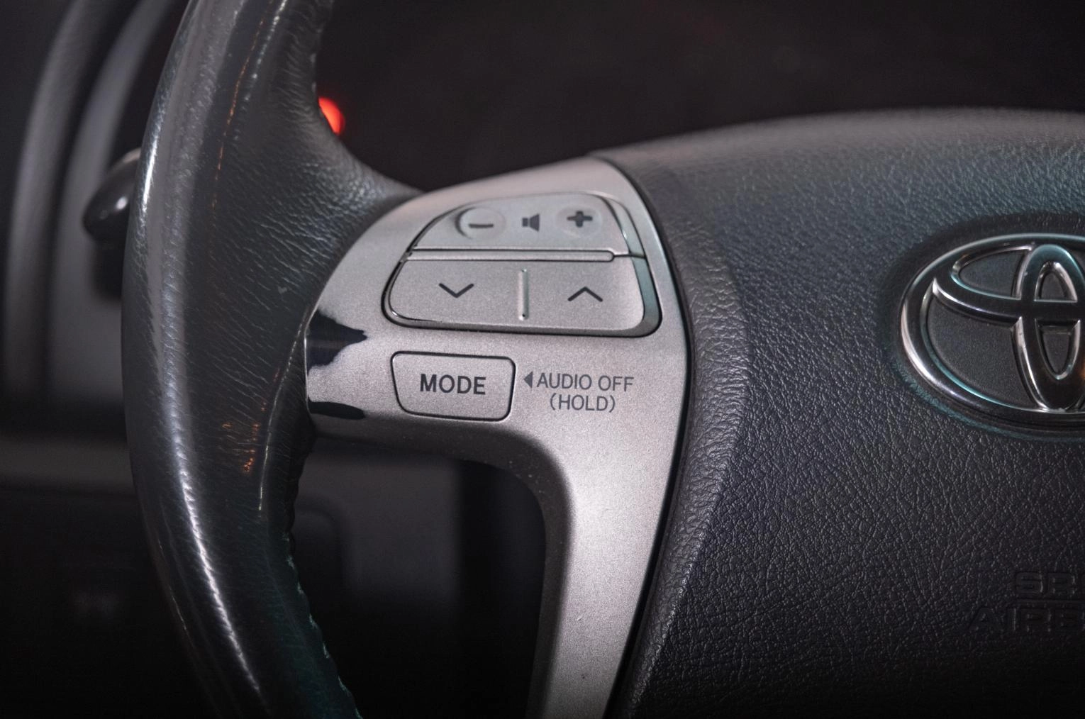 Toyota Camry 14 из 21