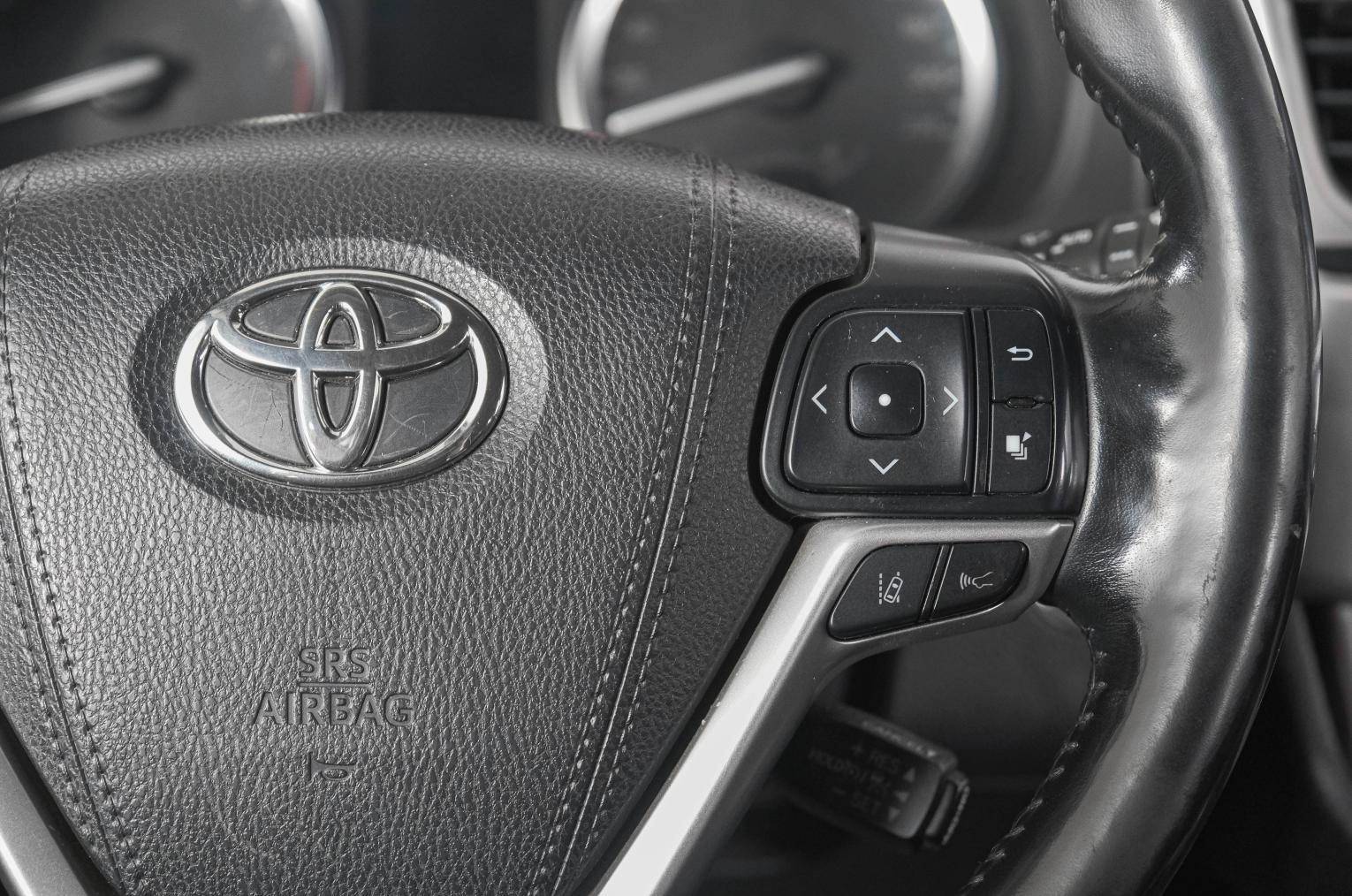 Toyota Highlander 16 из 26