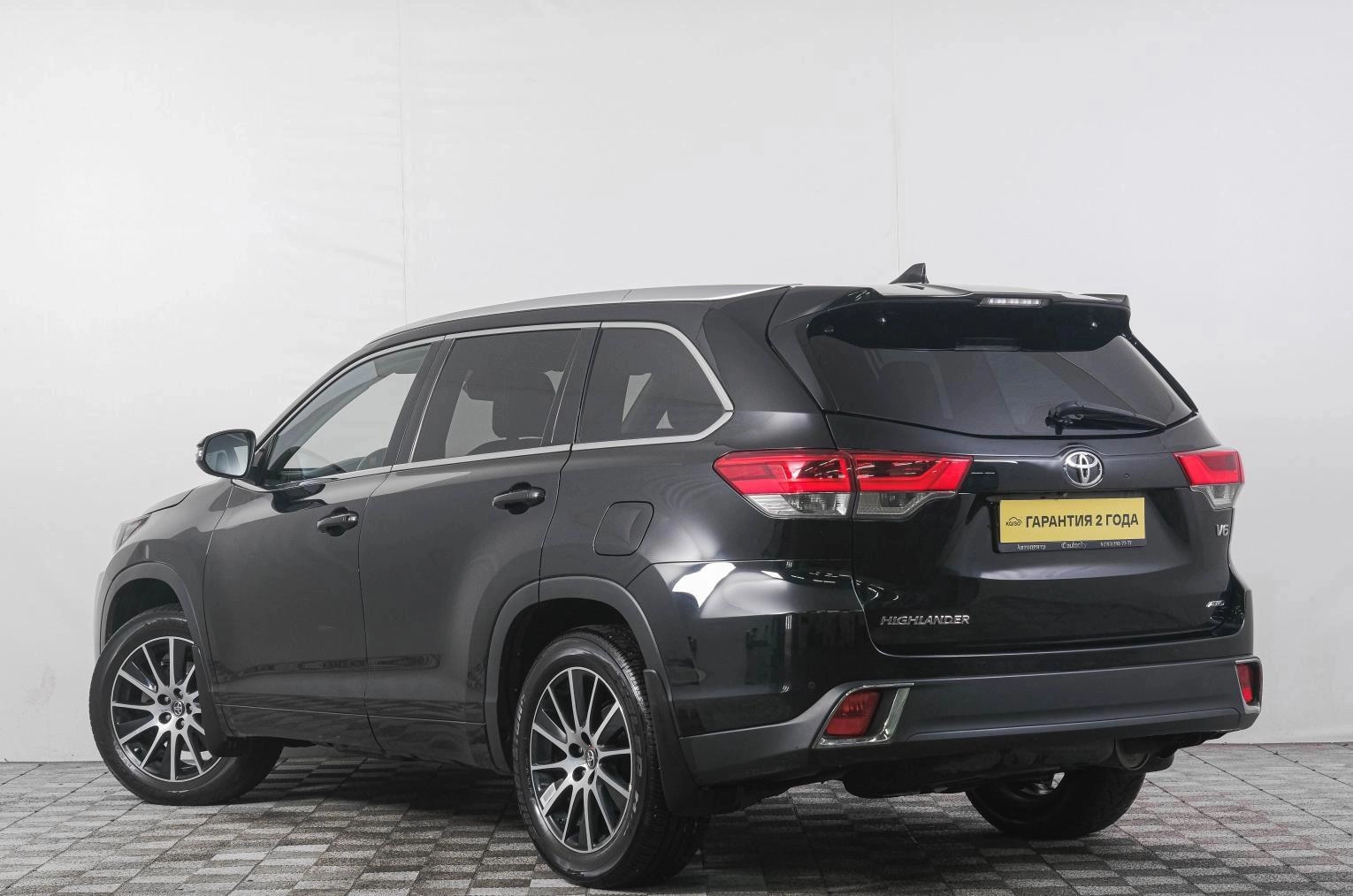 Toyota Highlander 4 из 26
