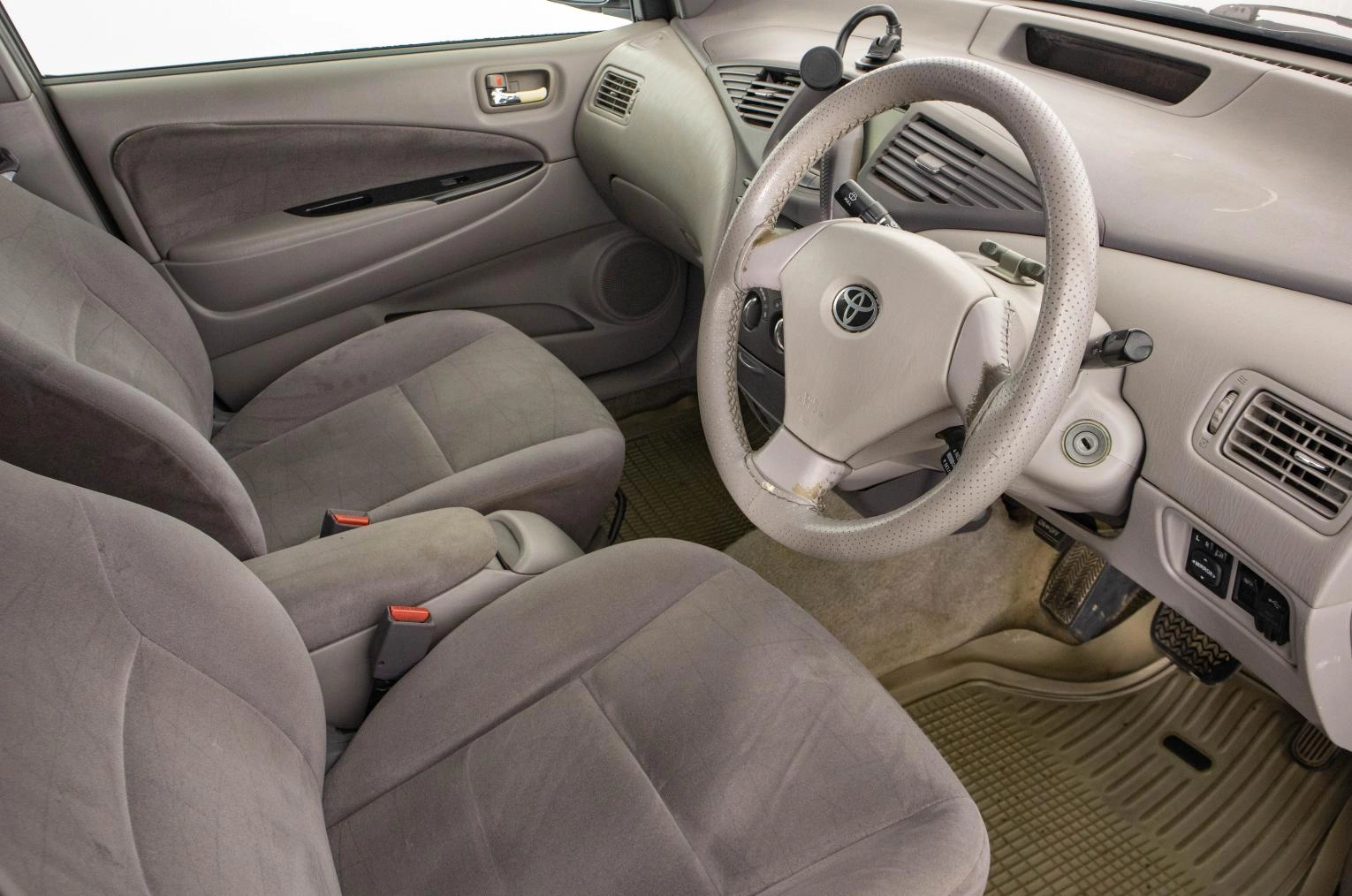 Toyota Prius 7 из 20