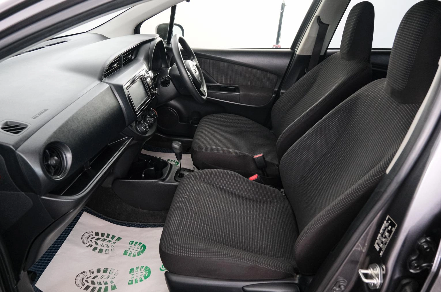 Toyota Vitz 13 из 25