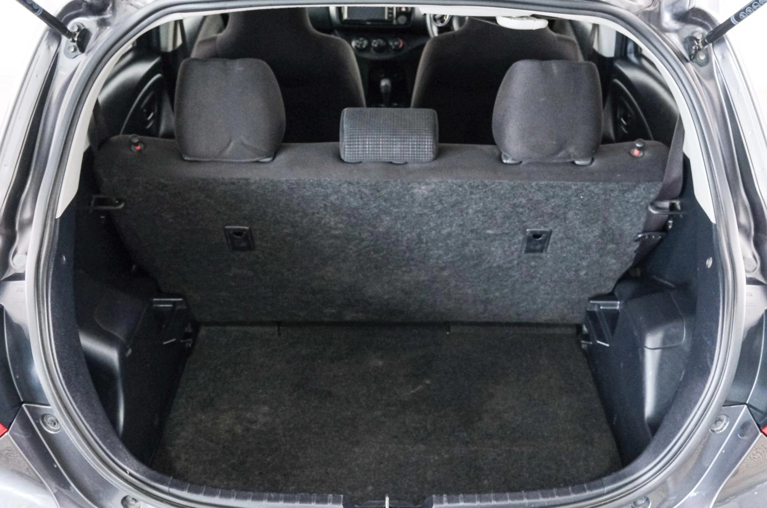 Toyota Vitz 25 из 25