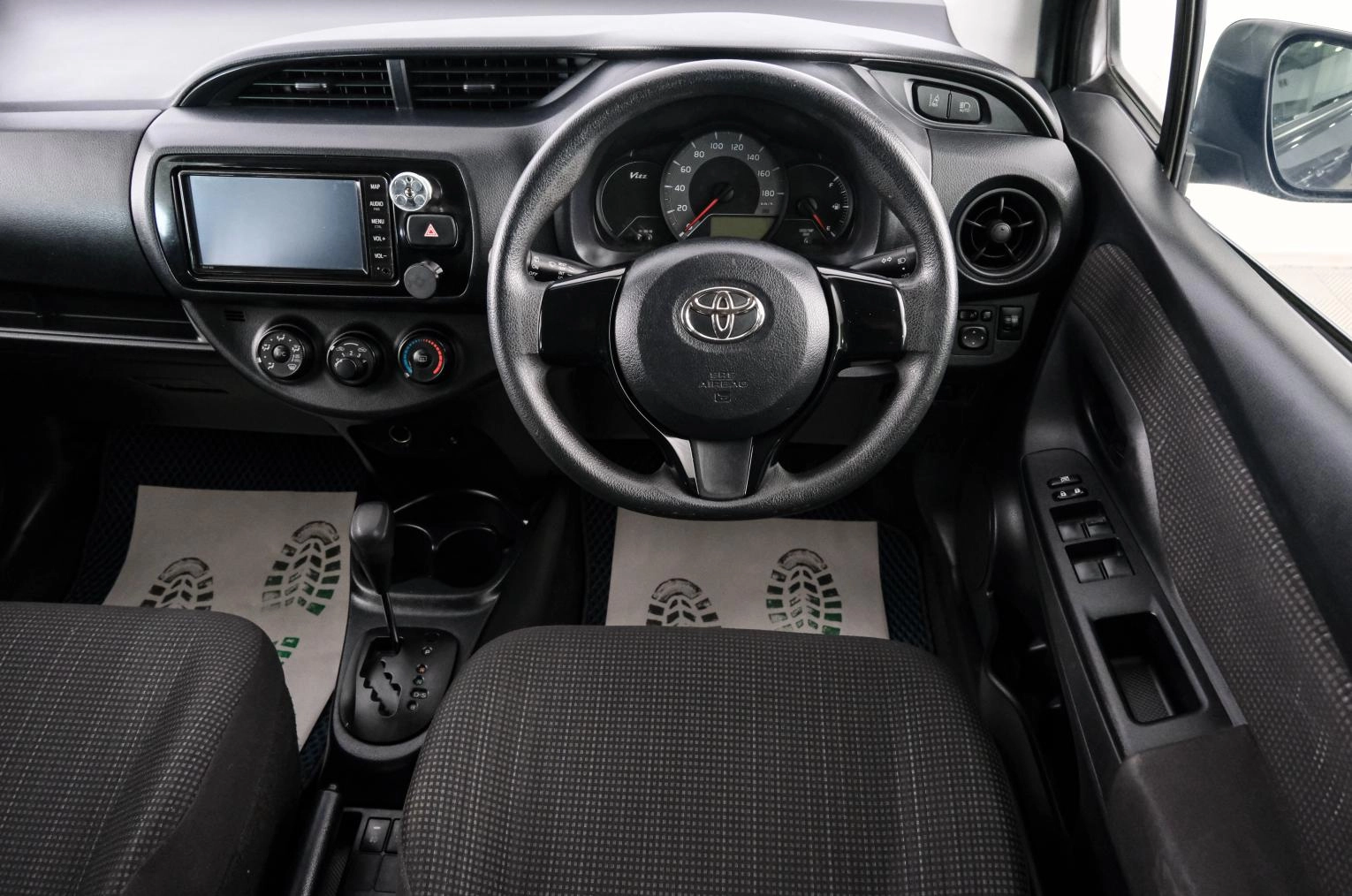 Toyota Vitz 14 из 25