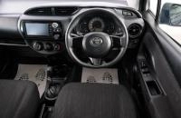Toyota Vitz 14 из 25