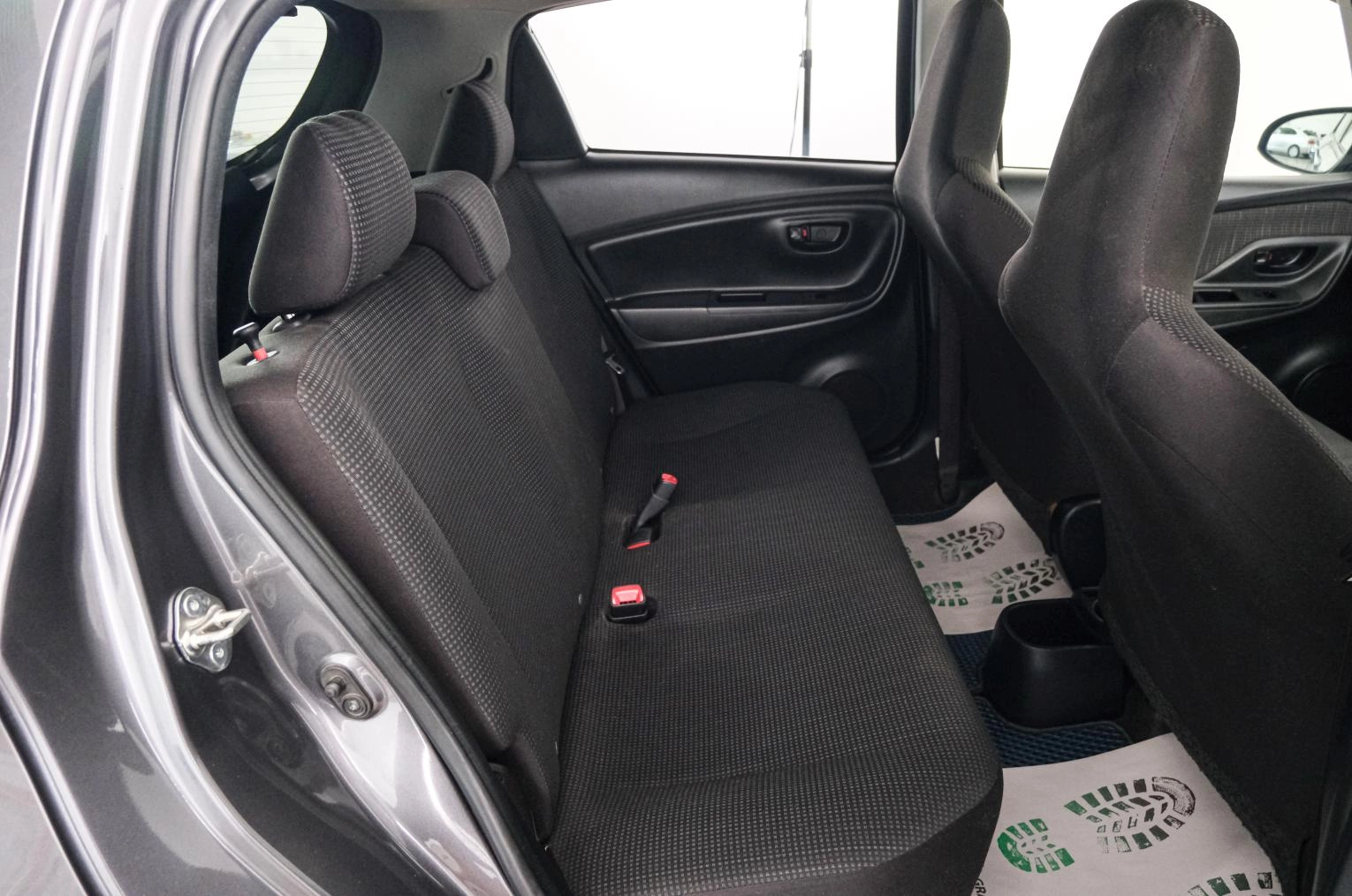 Toyota Vitz 23 из 25