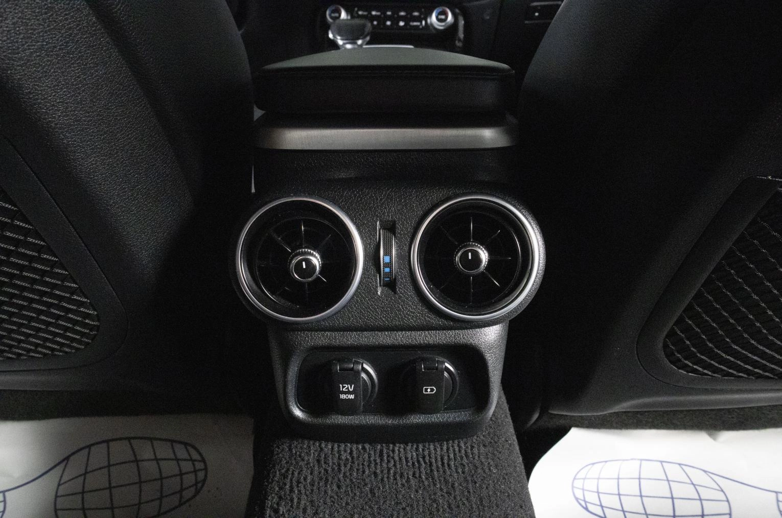 KIA Stinger 18 из 20