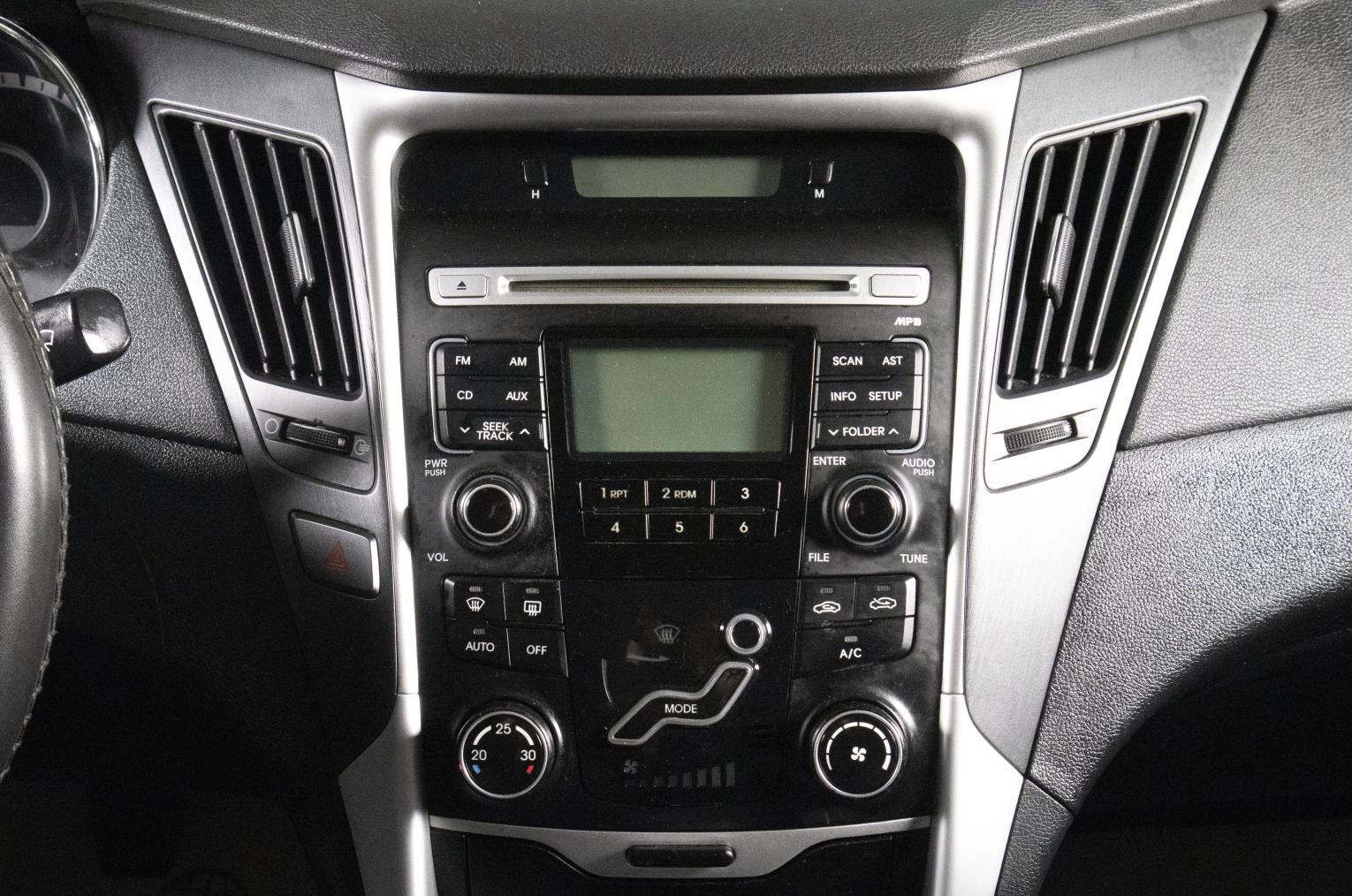 Hyundai Sonata 15 из 20