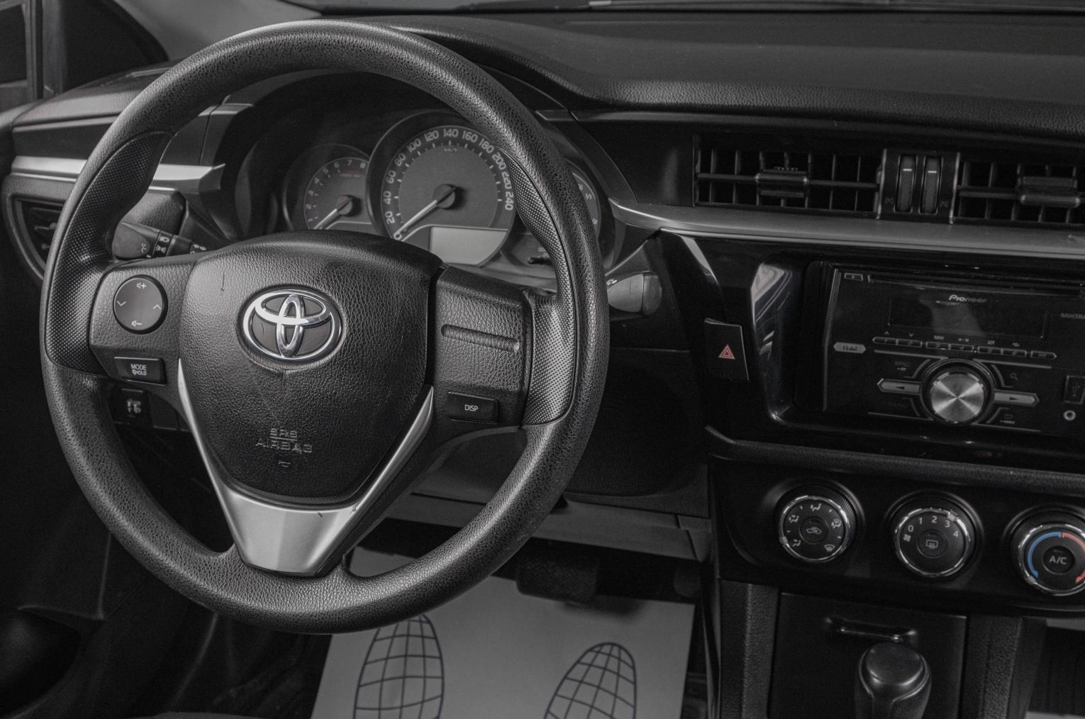 Toyota Corolla 15 из 18