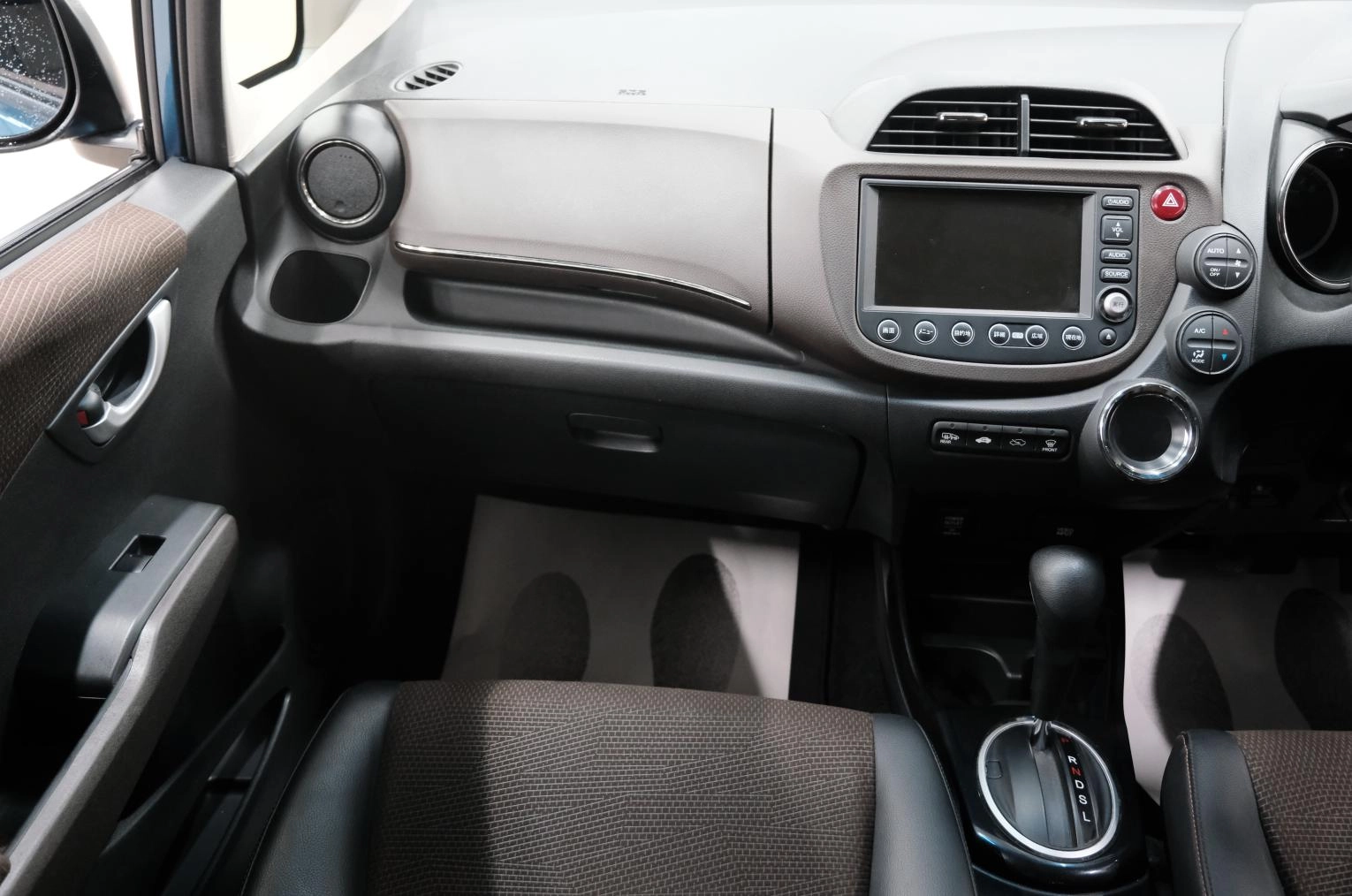 Honda Fit Shuttle 19 из 24