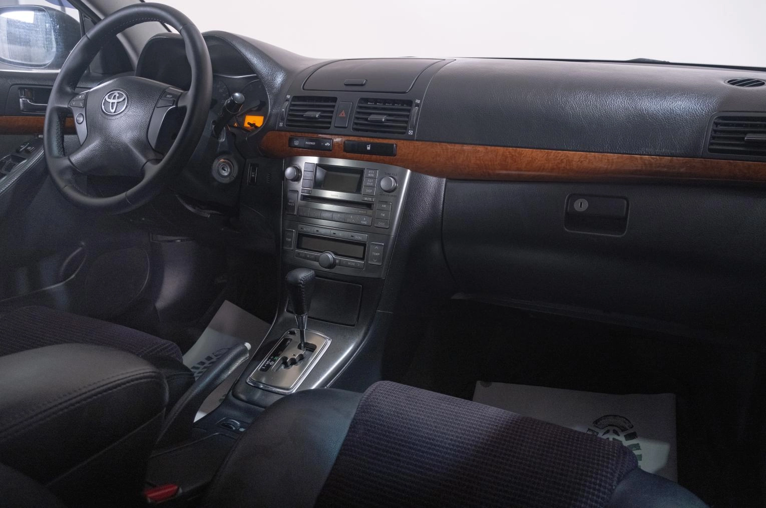 Toyota Avensis 11 из 21