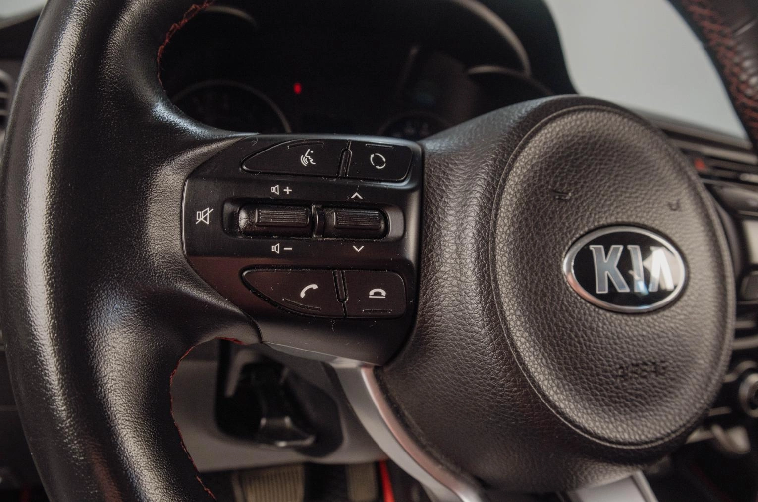 KIA Rio 12 из 19
