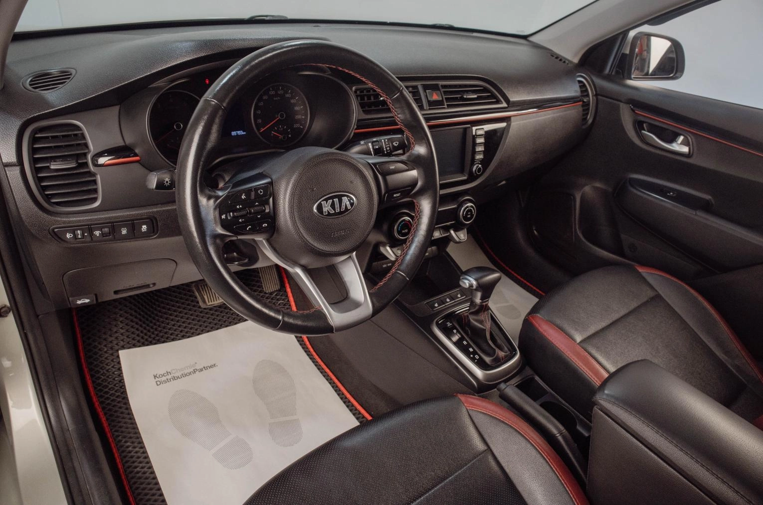 KIA Rio 8 из 19