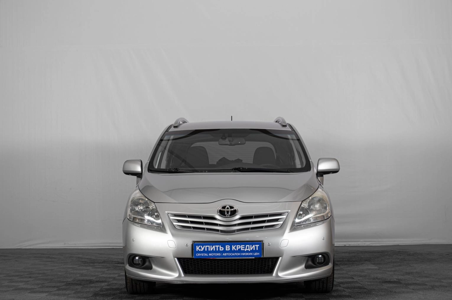 Toyota Verso 2 из 19