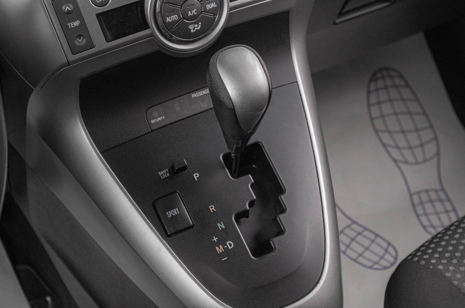 Toyota Verso 14 из 19