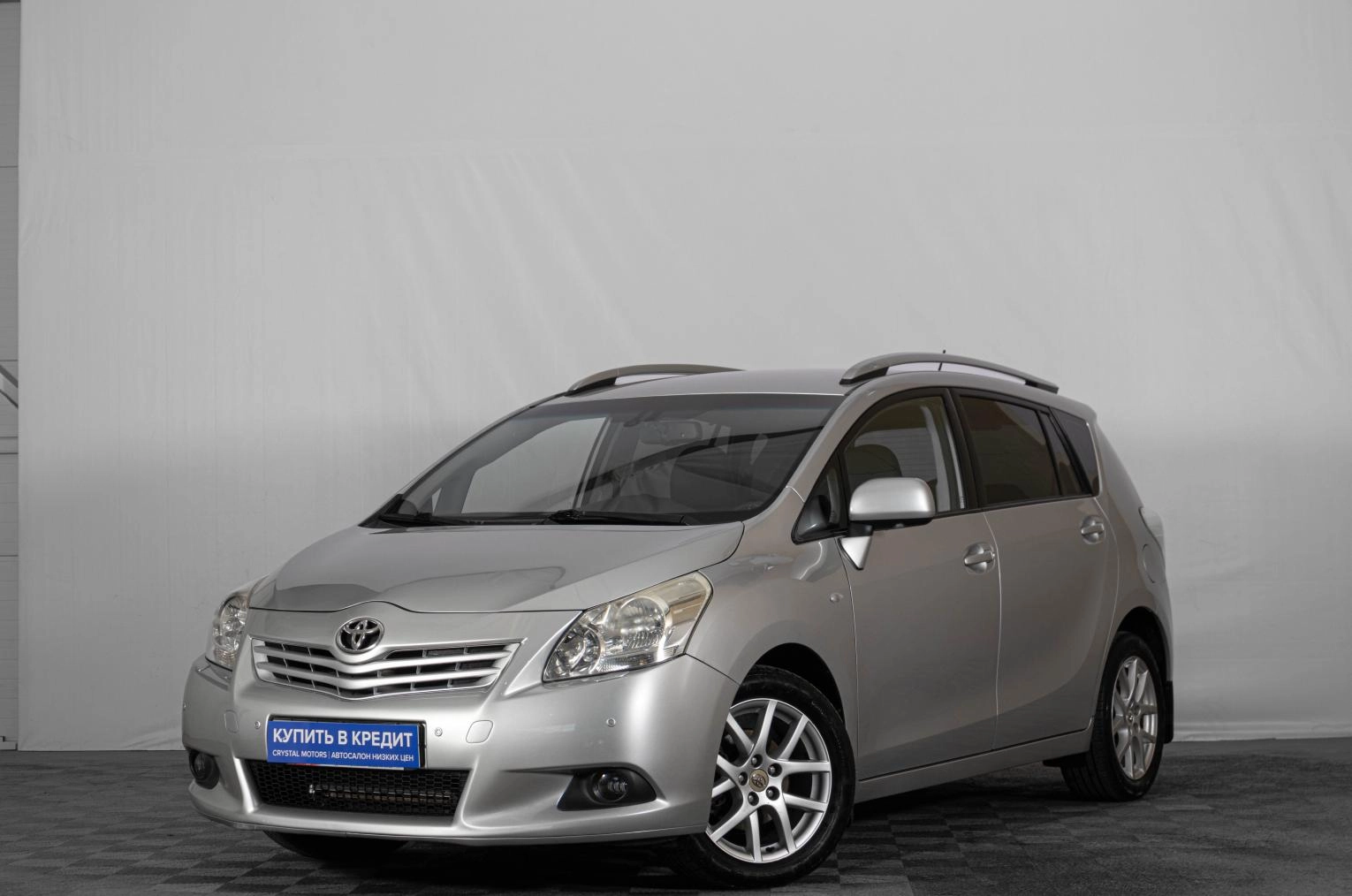 Toyota Verso 3 из 19