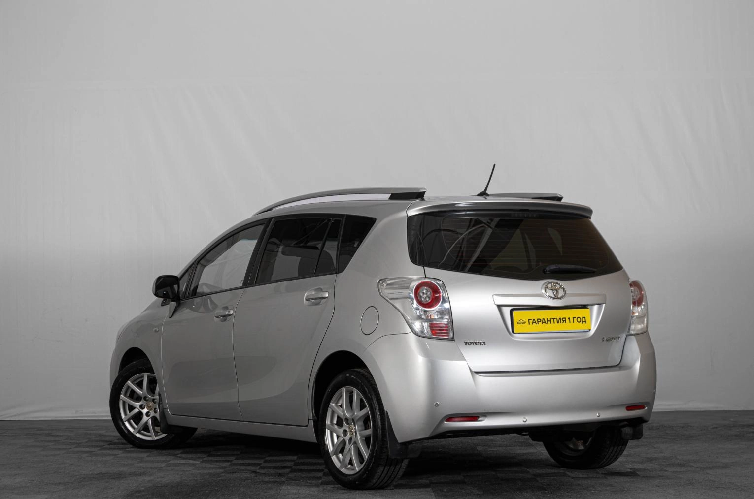 Toyota Verso 6 из 19