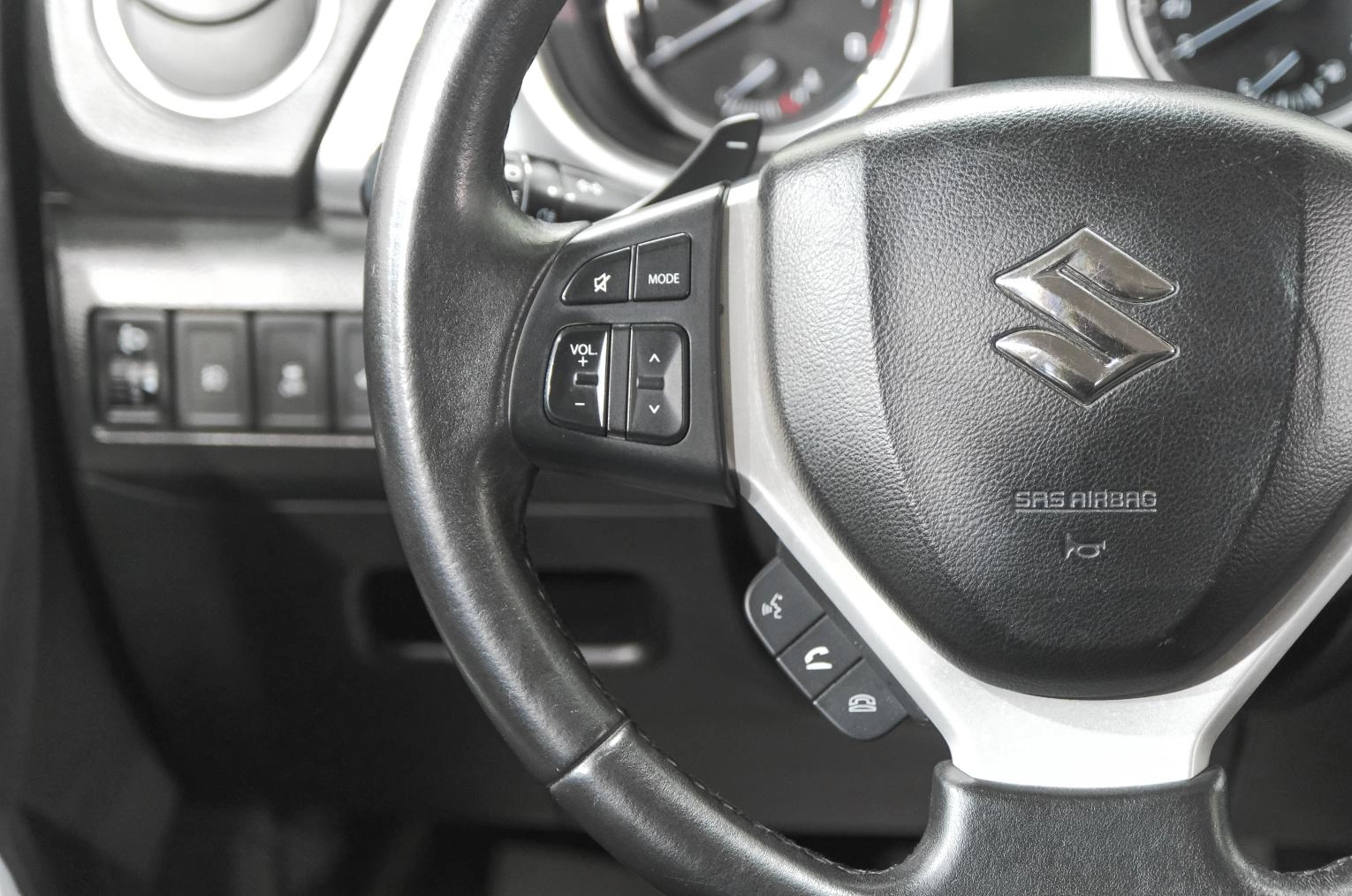 Suzuki Vitara 12 из 24