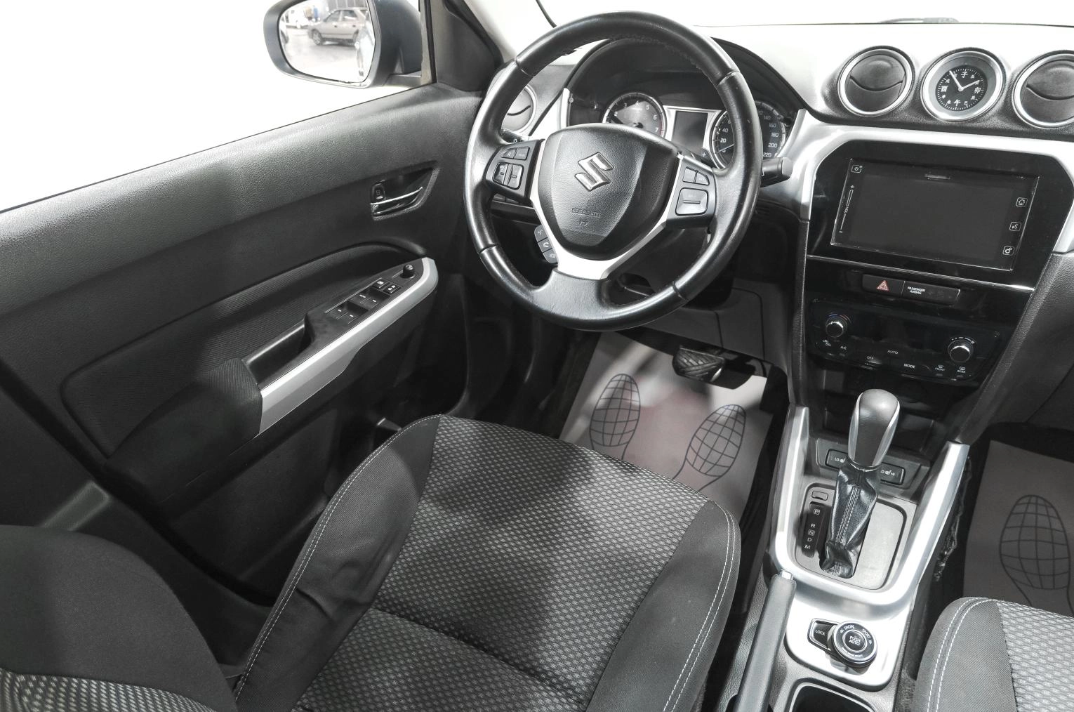 Suzuki Vitara 9 из 24