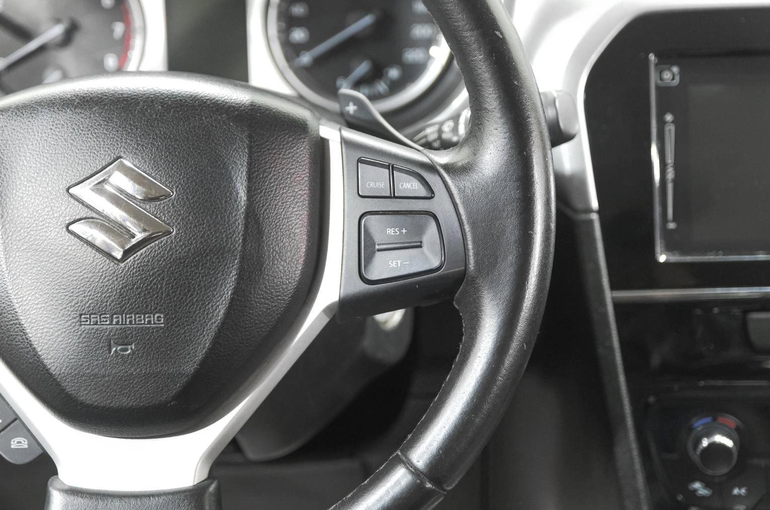 Suzuki Vitara 14 из 24