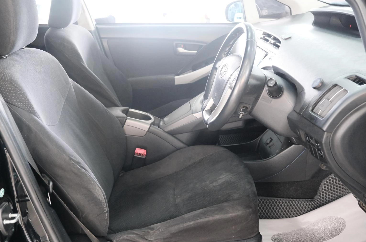 Toyota Prius 7 из 26
