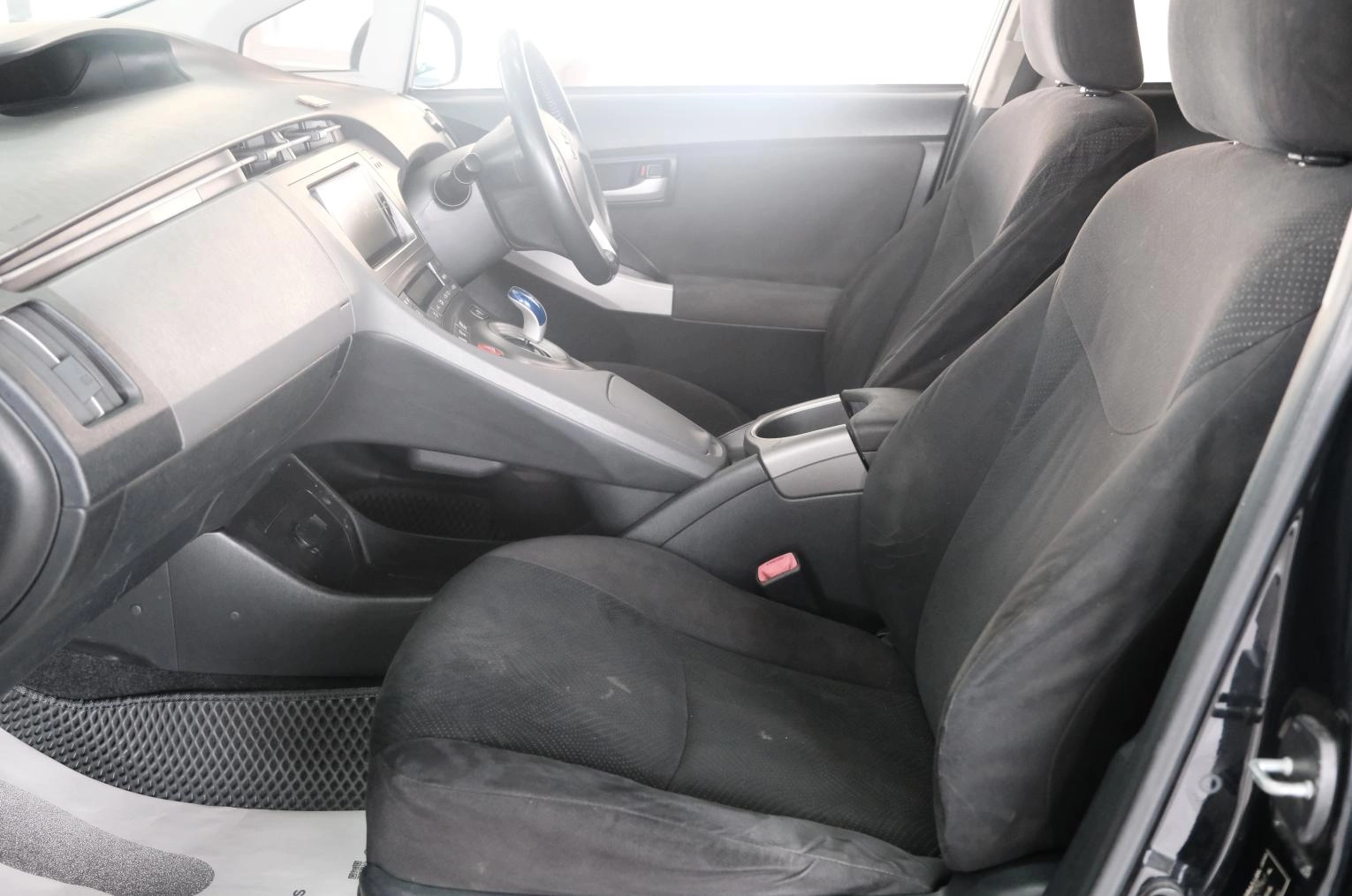 Toyota Prius 23 из 26