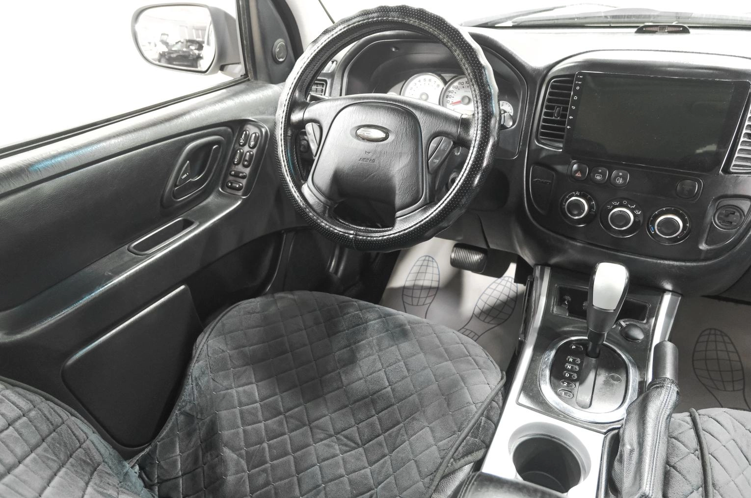 Ford Maverick 9 из 26